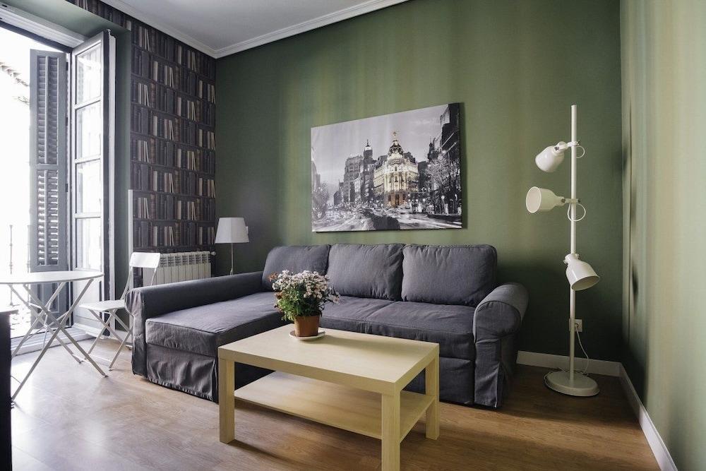 Habitat Apartments Latina Madrid Buitenkant foto